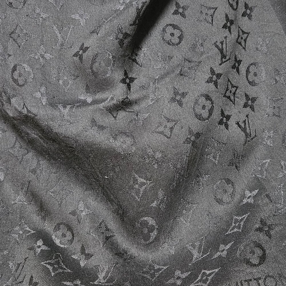 ❗SOLD❗ Monogram Classic Shawl - Picture 15 of 15